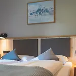 Apartment Dorfchalets & - In Centre Including Free Entry Tauern And Summer Card