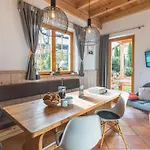 Dorfchalets & - In Centre Including Free Entry Tauern And Summer Card Apartment