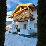 Dorfchalets & - In Centre Including Free Entry Tauern And Summer Card *
