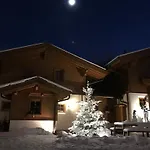Dorfchalets & - In Centre Including Free Entry Tauern And Summer Card *