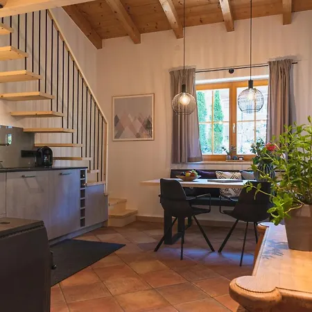 Dorfchalets & - In Centre Including Free Entry Tauern And Summer Card * Капрун