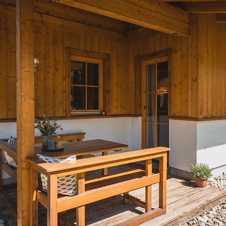 Dorfchalets & - In Centre Including Free Entry Tauern And Summer Card Апартаменти
