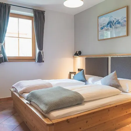 Dorfchalets & - In Centre Including Free Entry Tauern And Summer Card Apartment
