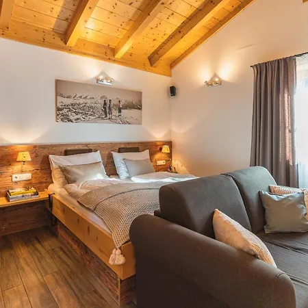 Апартаменти Dorfchalets & - In Centre Including Free Entry Tauern And Summer Card Капрун