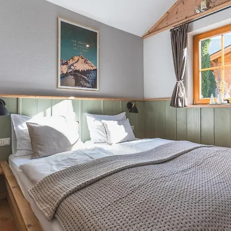 Апартаменти Dorfchalets & - In Centre Including Free Entry Tauern And Summer Card