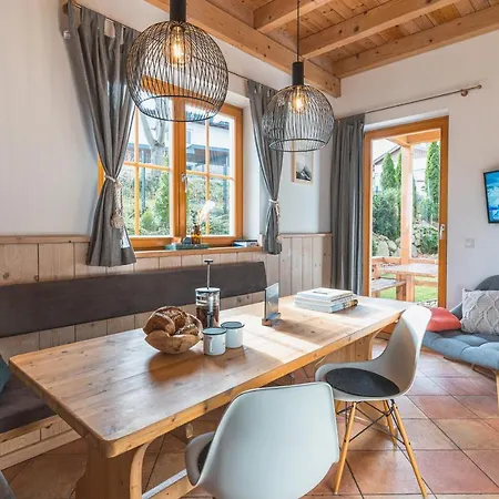 Dorfchalets & - In Centre Including Free Entry Tauern And Summer Card Апартаменти