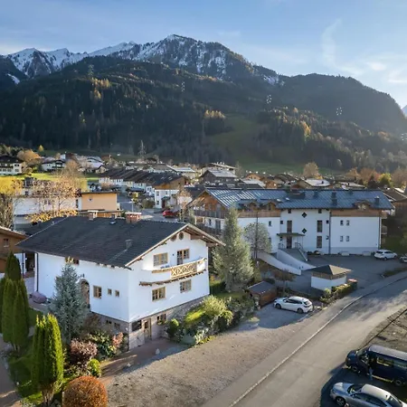 Dorfchalets & - In Centre Including Free Entry Tauern And Summer Card * Капрун