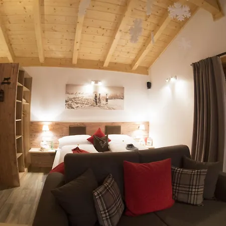 Dorfchalets & - In Centre Including Free Entry Tauern And Summer Card Апартаменти *