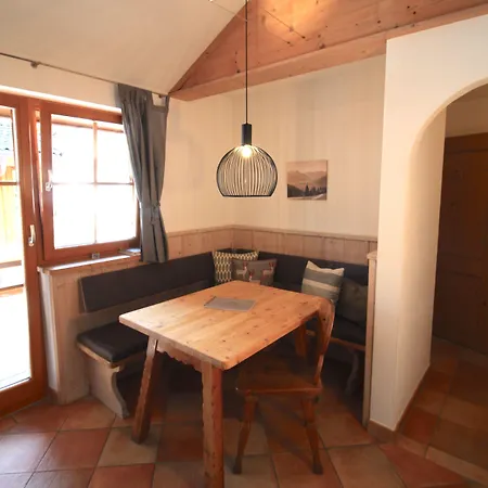 Dorfchalets & - In Centre Including Free Entry Tauern And Summer Card 卡普伦