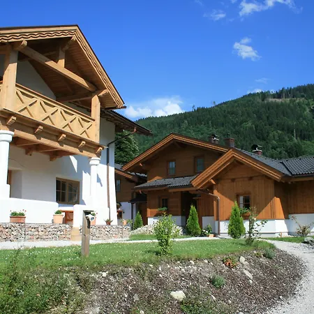 Dorfchalets & - In Centre Including Free Entry Tauern And Summer Card Kaprun