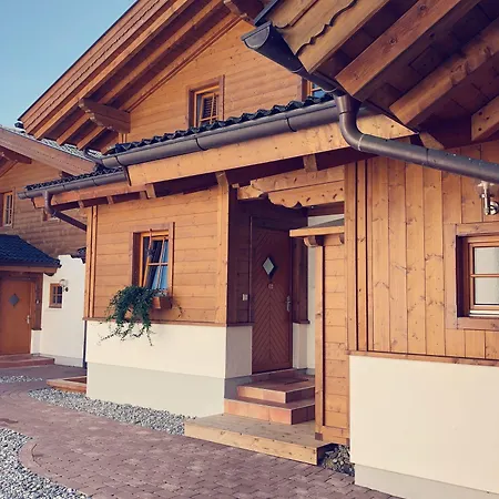 Dorfchalets & - In Centre Including Free Entry Tauern And Summer Card Апартаменти
