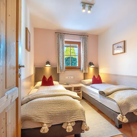 Dorfchalets & - In Centre Including Free Entry Tauern And Summer Card