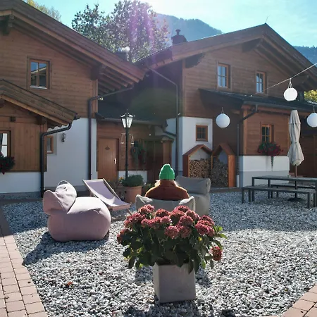 Dorfchalets & - In Centre Including Free Entry Tauern And Summer Card Apartman *