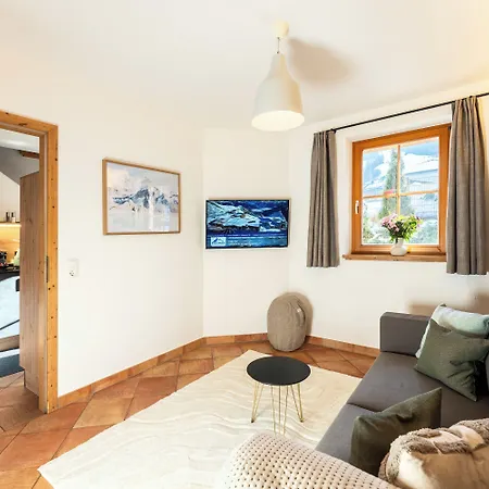 Dorfchalets & - In Centre Including Free Entry Tauern And Summer Card كابرون