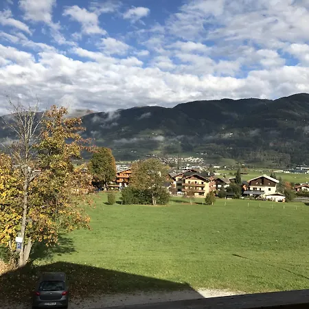 Апартаменти Dorfchalets & - In Centre Including Free Entry Tauern And Summer Card Капрун