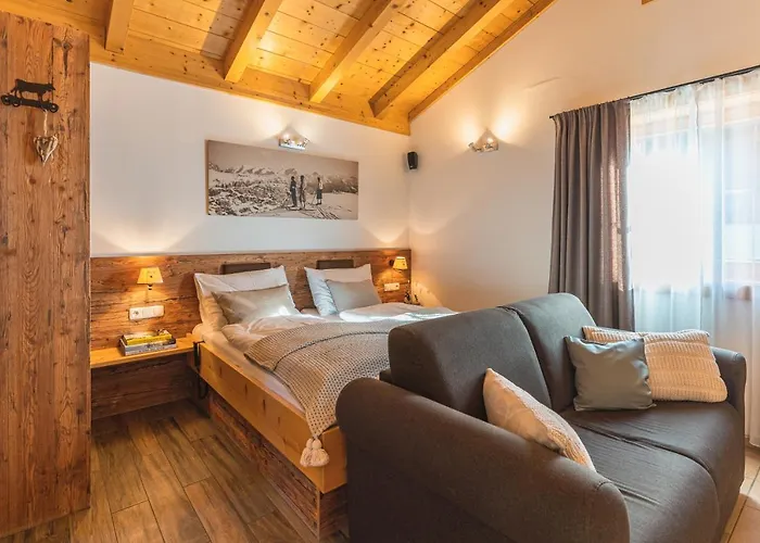 Апартаменти Dorfchalets & - In Centre Including Free Entry Tauern And Summer Card Капрун