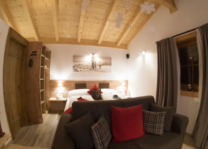 Dorfchalets & - In Centre Including Free Entry Tauern And Summer Card Апартаменти *