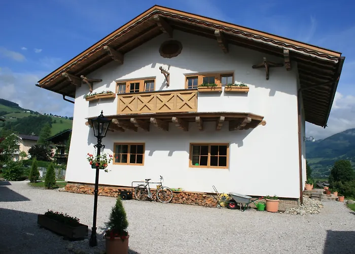 Dorfchalets & - In Centre Including Free Entry Tauern And Summer Card Lägenhet Kaprun