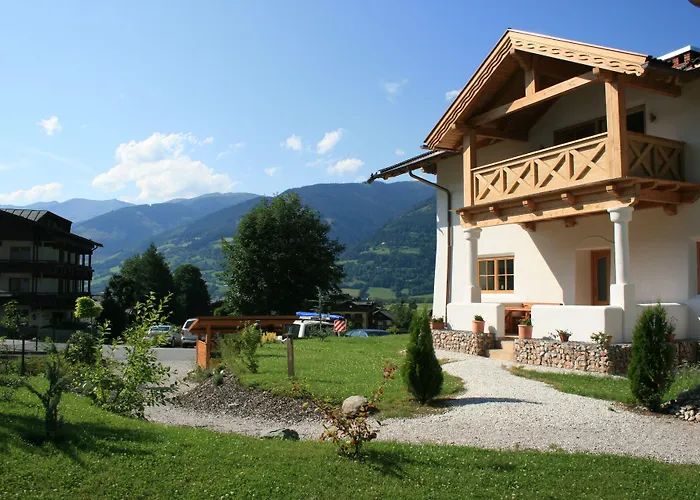 Dorfchalets & - In Centre Including Free Entry Tauern And Summer Card * Капрун