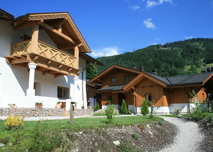 Dorfchalets & - In Centre Including Free Entry Tauern And Summer Card Капрун