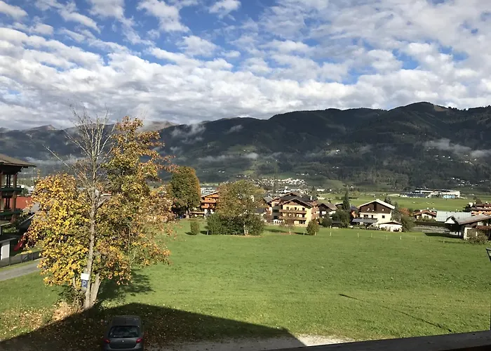 Апартаменти Dorfchalets & - In Centre Including Free Entry Tauern And Summer Card Капрун